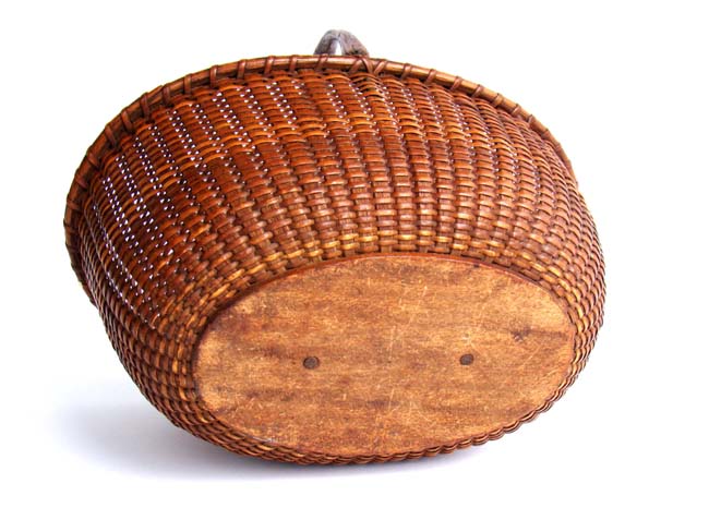 An Exceptional late 19th century Oval Nantucket Swing Handle Basket — image 3